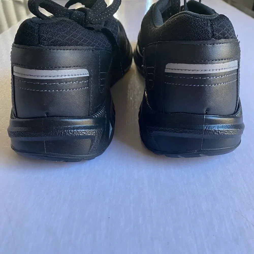 SAS Men’s Pursuit Black on Black Sneakers with Vibram Sole Size 9.5 NWOT.